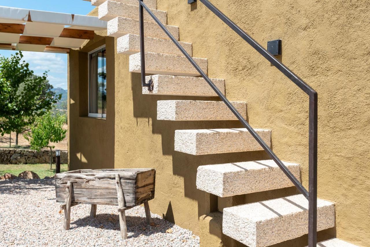 Villa Tre Nibbari San Pantaleo Eksteriør bilde